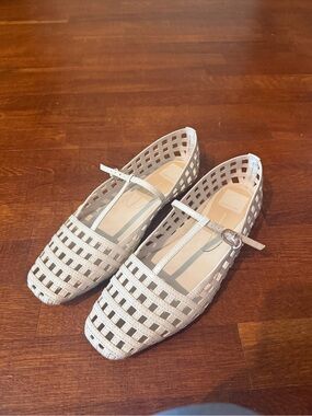 Dolce Vita Rains flats discontinued